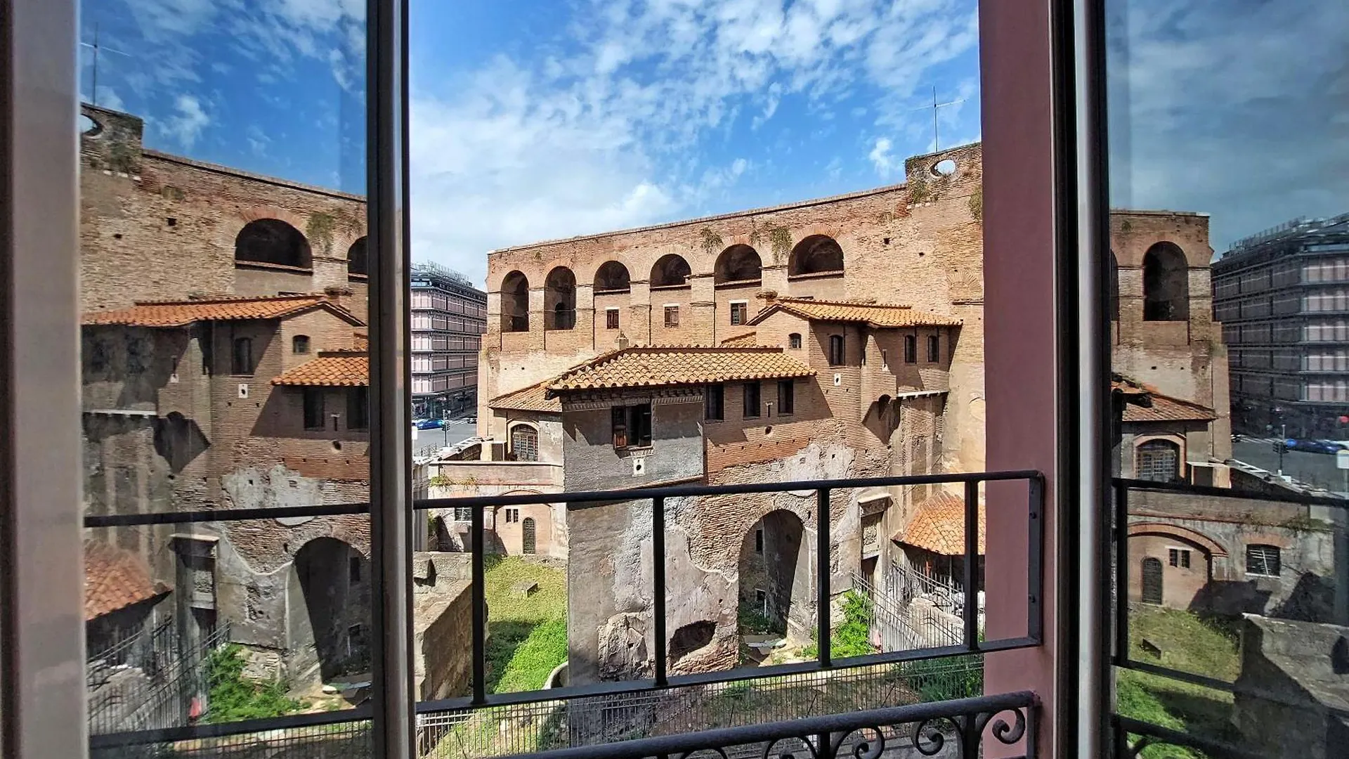 Romulus Rooms 3*, Rome