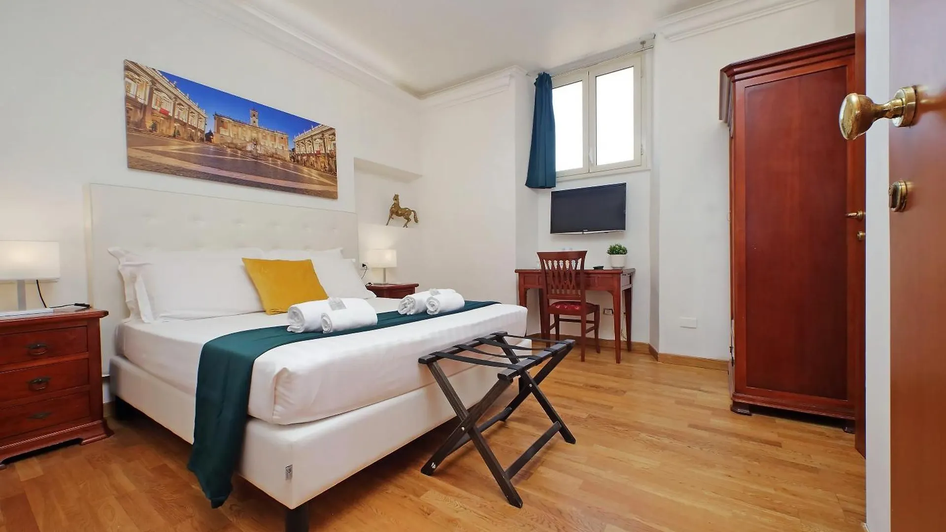 Romulus Rooms Guest house