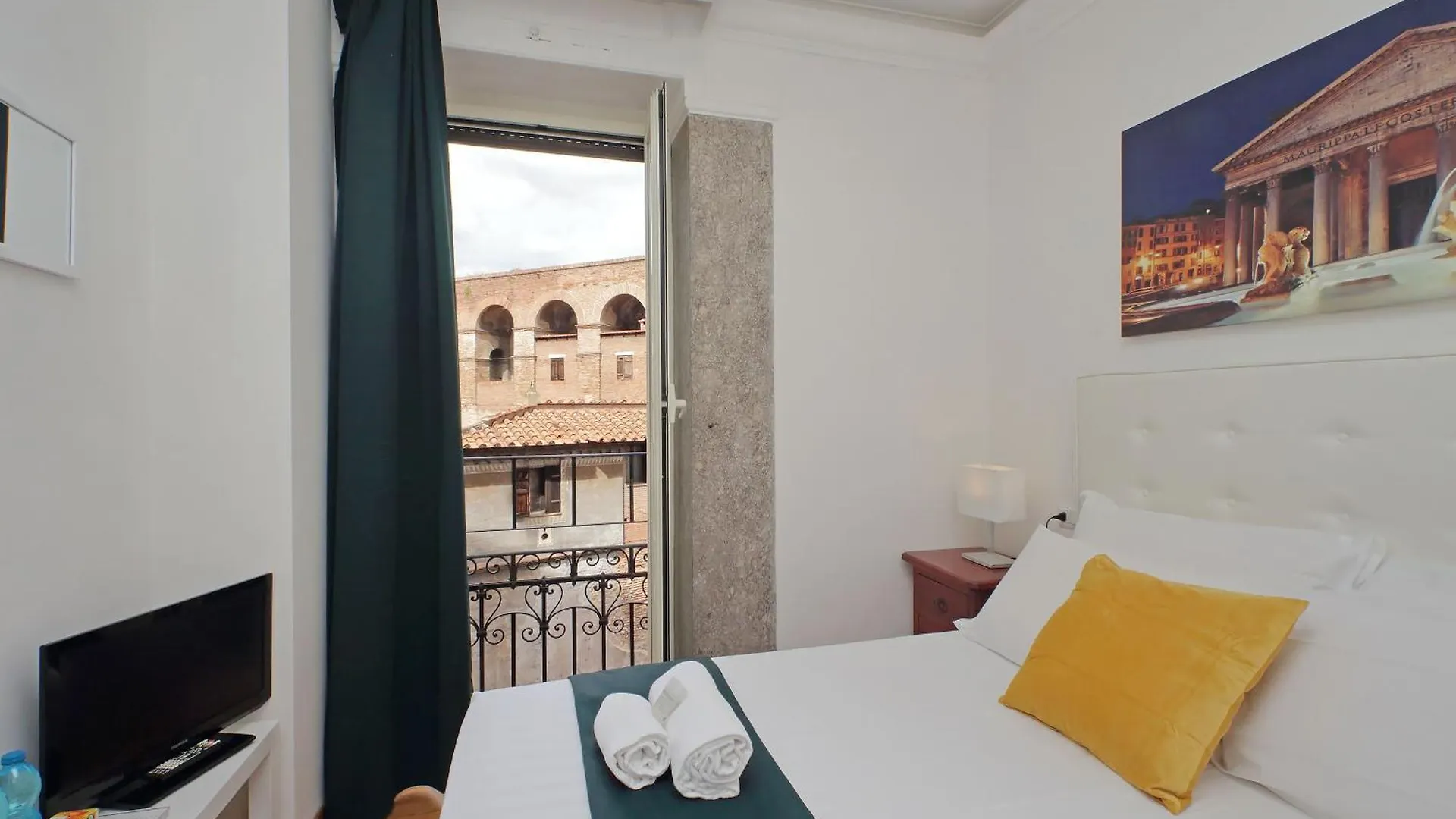 Romulus Rooms 3*, Rome Italy
